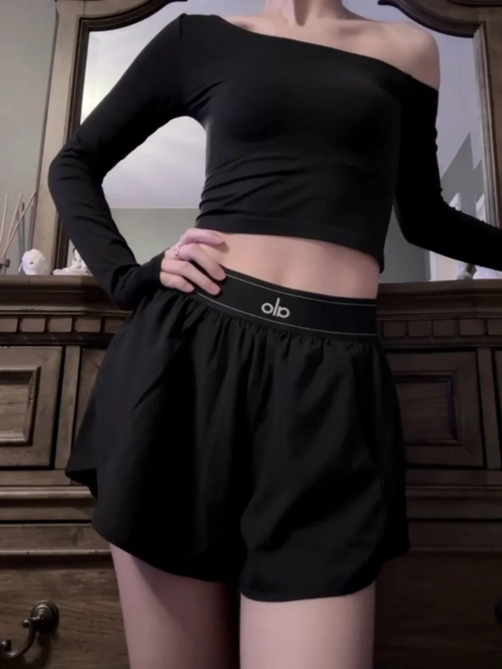 👩‍Alo tennis style athletic shorts high waisted black versatile training shorts